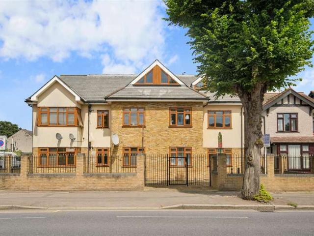 Flat for sale in Greater London