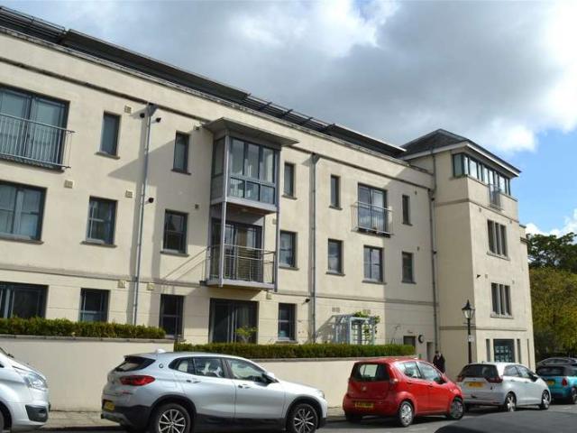 Flat for sale in Weir Quay, Devon