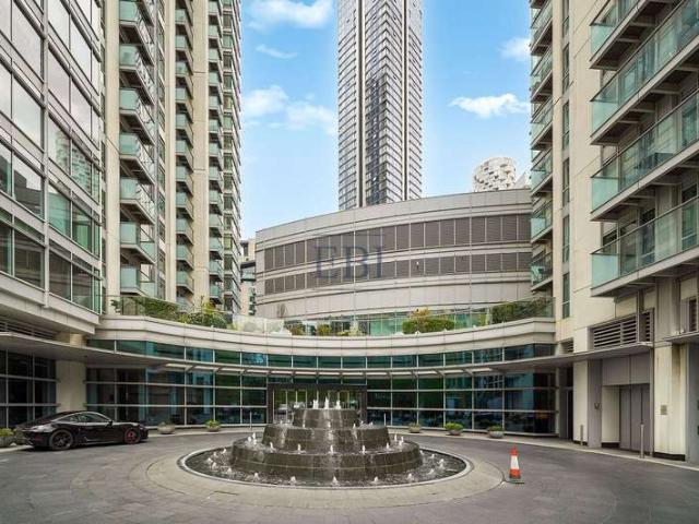 Flat for sale in Isle Of Dogs, Greater London