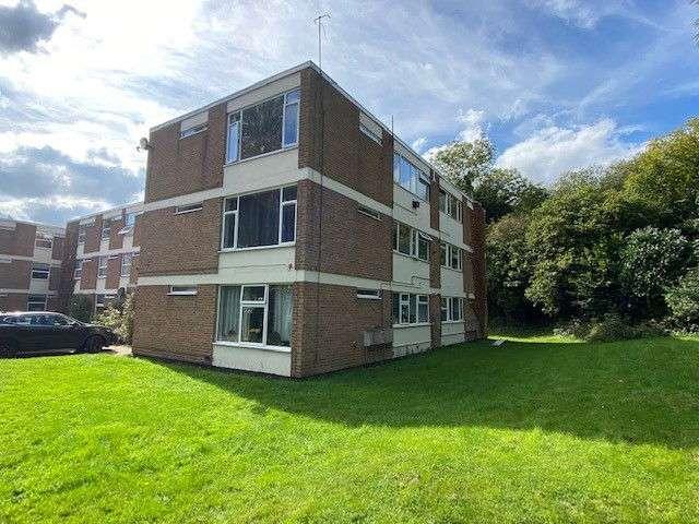 Flat for sale in Alderminster, Warwickshire