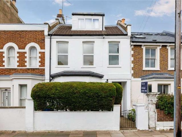 Flat for sale in London Borough of Ealing, Greater London