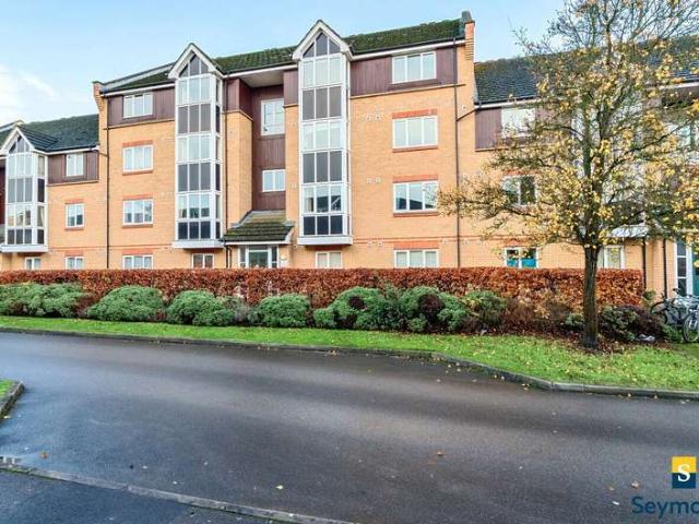 Flat for sale in Guildford Park, Westborough