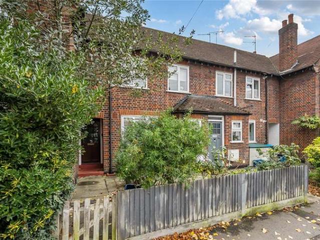 Flat for sale in Strawberry Hill, Greater London