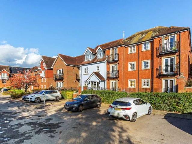 Flat for sale in Tower Hill, Pachesham Park