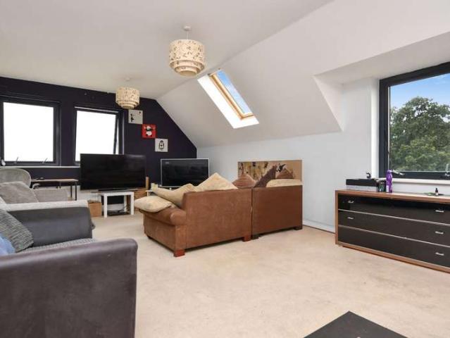 Flat for sale in Alton Barnes, Essex
