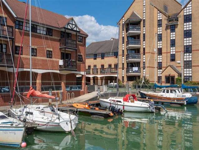 Flat for sale in Fishersgate, West Sussex
