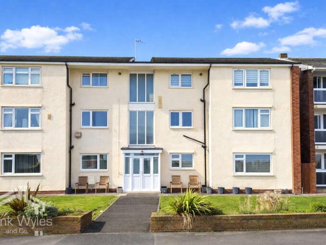 Flat for sale in Squires Gate, Blackpool