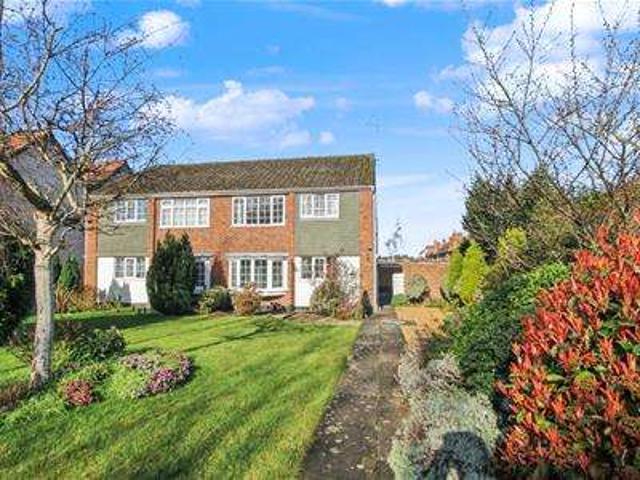 Flat for sale in Northampton, Northamptonshire
