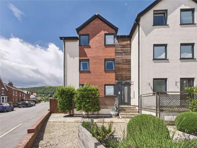 Flat for sale in Barnard's Green, Forthampton
