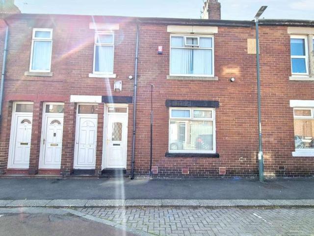 Flat for sale in Hebburn, Tyne And Wear