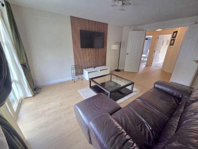 Flat for rent in Ashley, Ballindoch