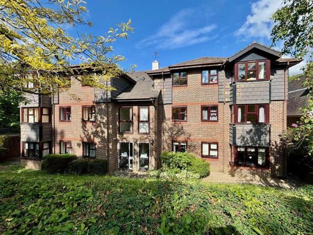 Flat for sale in Sevenoaks, The Butts