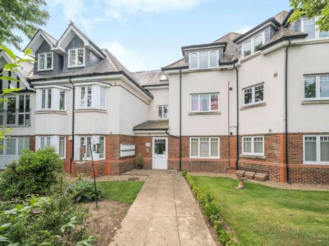 Flat for sale in Lower Halliford, Surrey