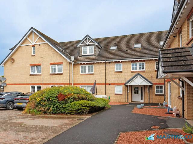 Flat for sale in Fort, Scotland