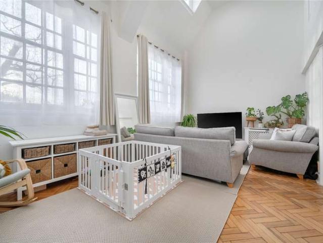 Flat for sale in Palmers Green, Greater London