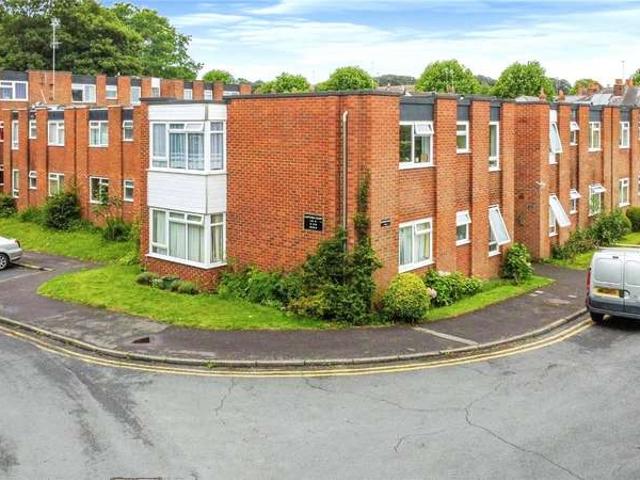 Flat for sale in Reading