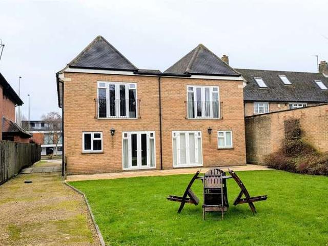 Flat for sale in The Slade, Oxfordshire