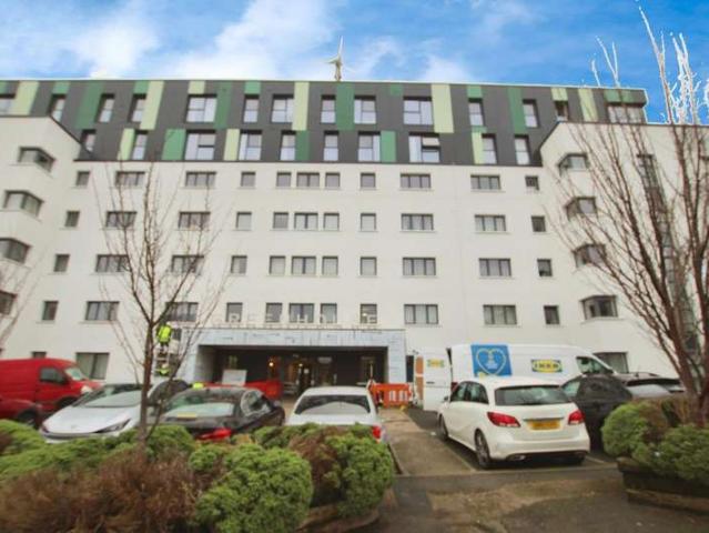 Flat for sale in Holbeck, West Yorkshire