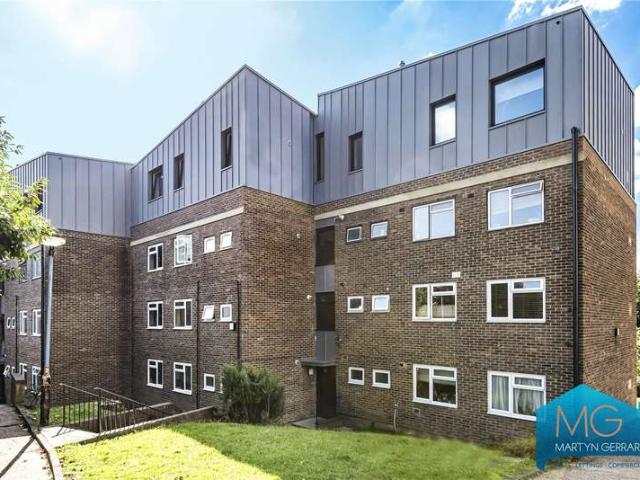 Flat for sale in Muswell Hill, Greater London