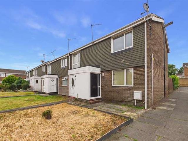 Flat for sale in Moorside, Tyne And Wear