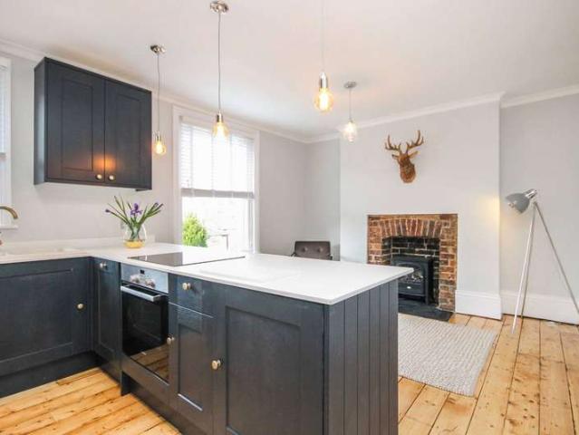 Flat for rent in Broadwater Down, Sandown Park