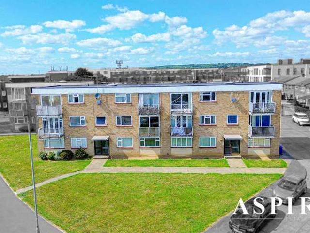 Flat for sale in Essex