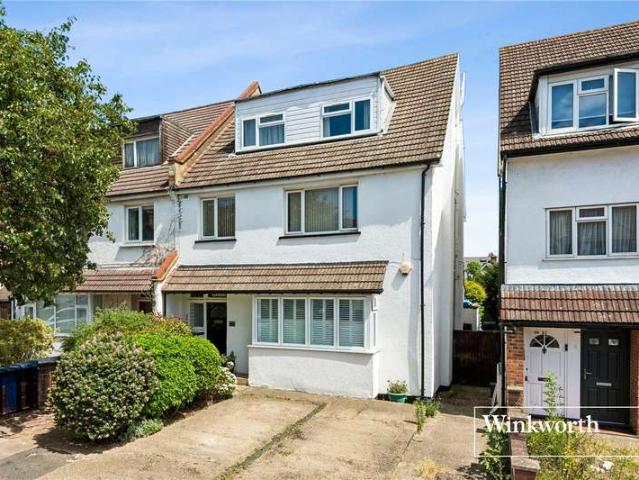 Flat for sale in London Borough of Barnet, Greater London