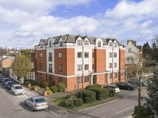 Flat for sale in Sydenham, Green Close
