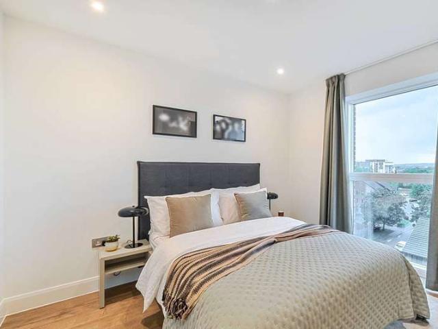 Flat for rent in Colindale, Colindale