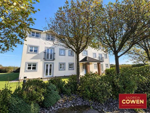 Flat for sale in Scalby Mills, Scarborough