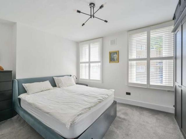 Flat for sale in Deptford, New Cross