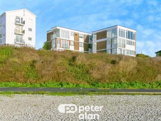 Flat for sale in The Knap, Barry