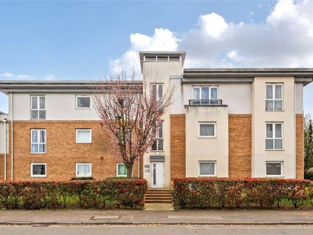 Flat for sale in Blackhills, Surrey