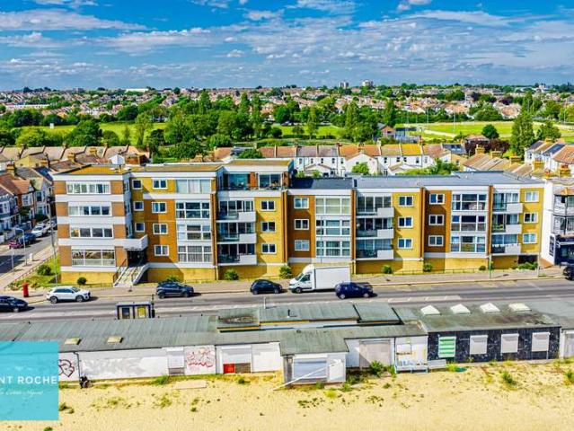 Flat for sale in Kursaal Estate, Alton Barnes