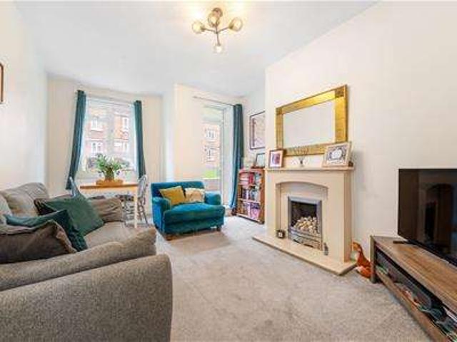 Flat for sale in West Norwood, Greater London