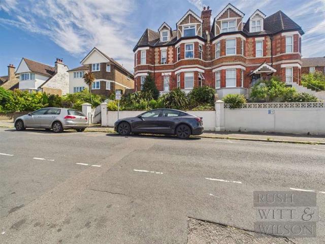Flat for sale in Central, Heathlands