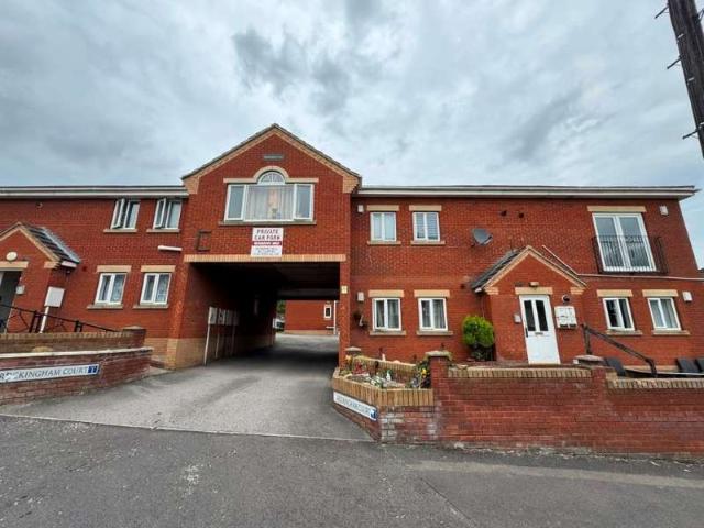 Flat for sale in Oakwell, Barnsley