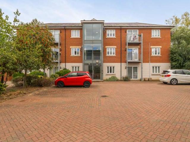 Flat for sale in West Oxford, The Slade