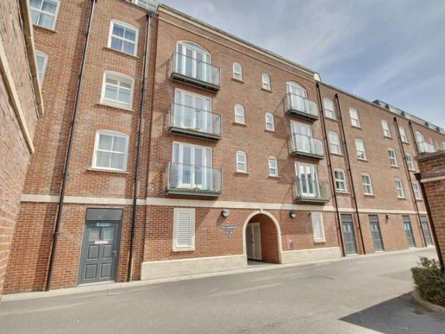 Flat for sale in Priddy's Hard, Middlecroft