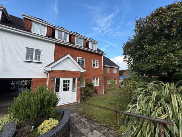 Flat for sale in Cross In Hand, East Sussex