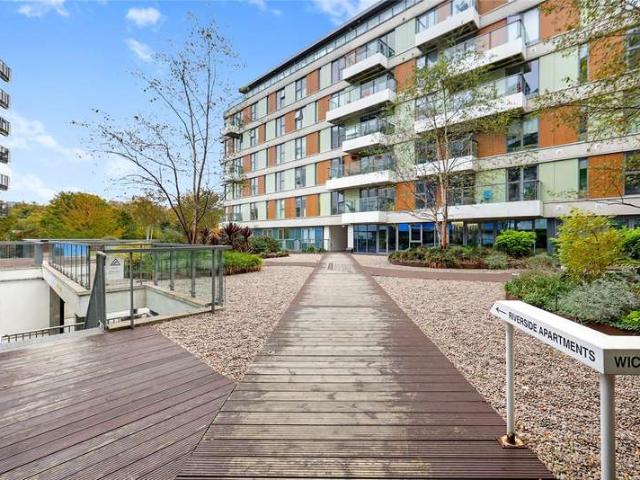 Flat for sale in Old Ford, Bow