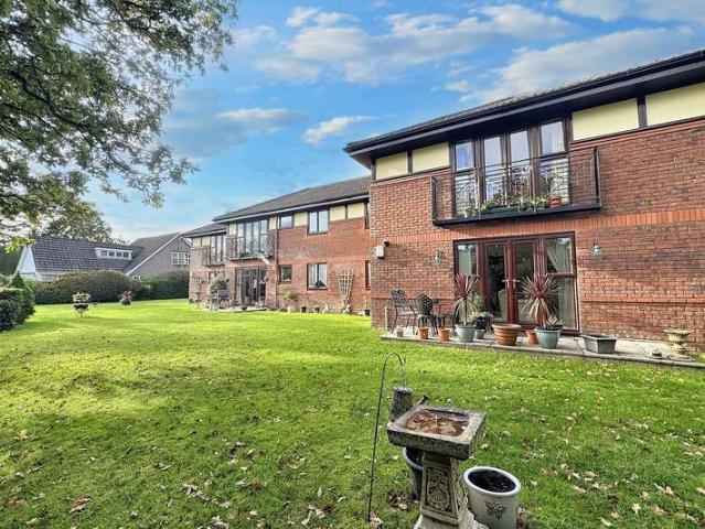 Flat for sale in Ferndown, East Dorset