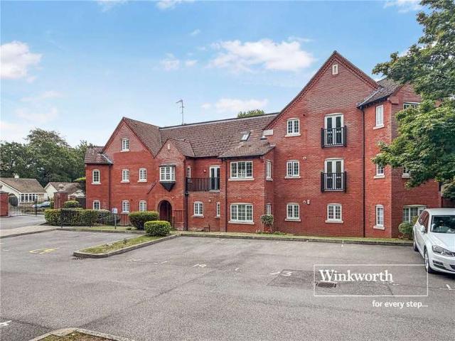 Flat for sale in Tricketts Cross, Ferndown