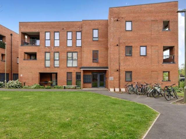 Flat for sale in The Slade, Oxfordshire