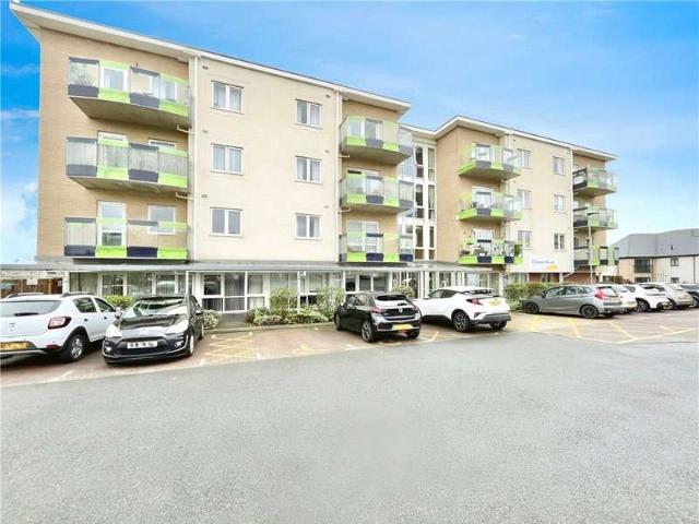 Flat for sale in Bracknell