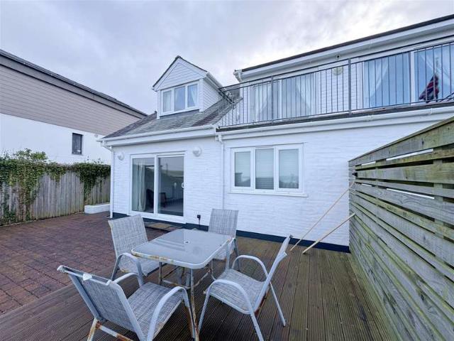Flat for sale in Penwartha Coombe, Cornwall