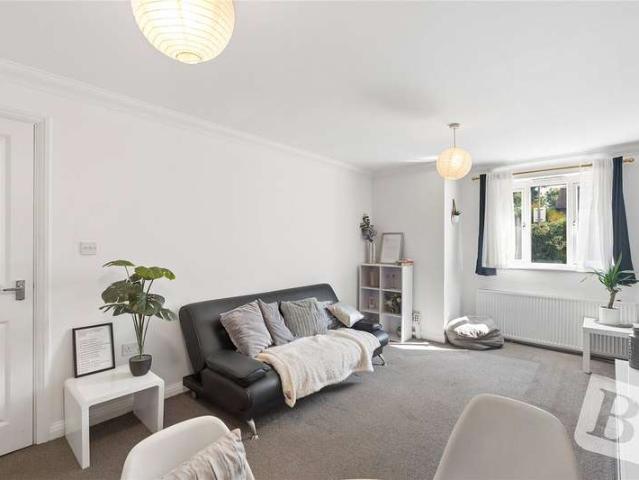 Flat for sale in Rush Green, Greater London