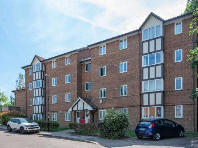 Flat for sale in Catford, Downham