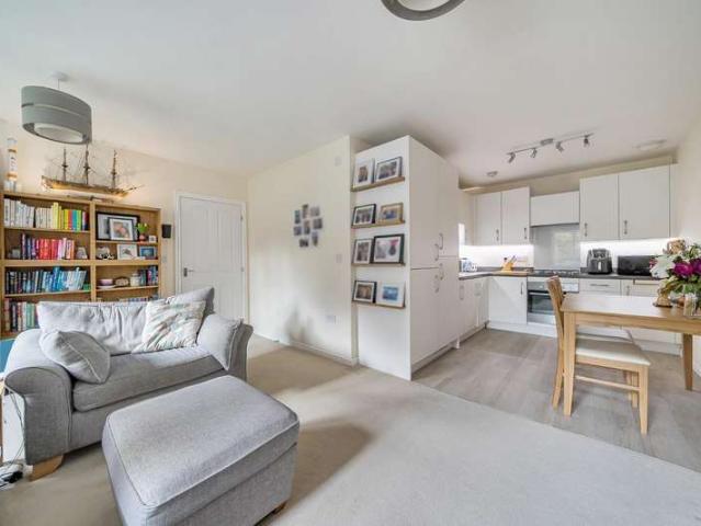 Flat for sale in Bolton Low Houses, Hampshire