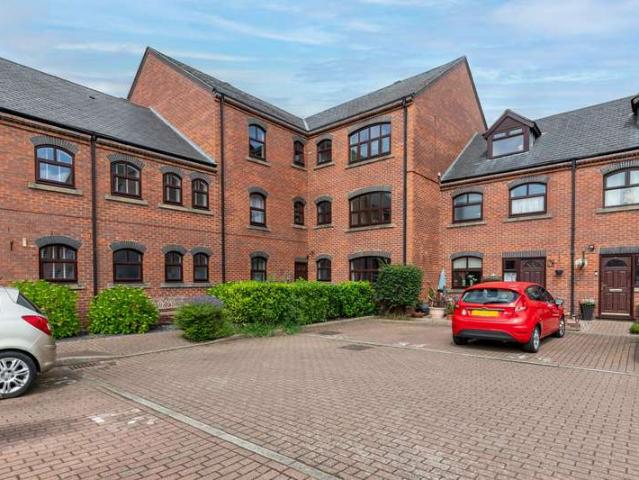 Flat for sale in Rossmore, Cheshire